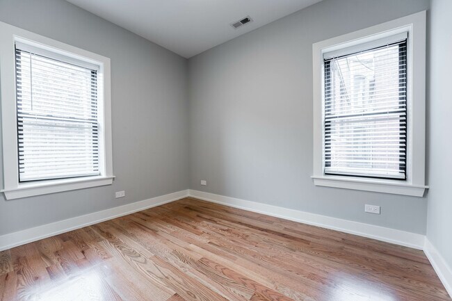 Building Photo - 2115 N Sedgwick St