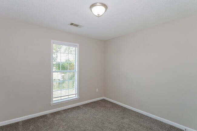 Building Photo - 320 Terry Rd