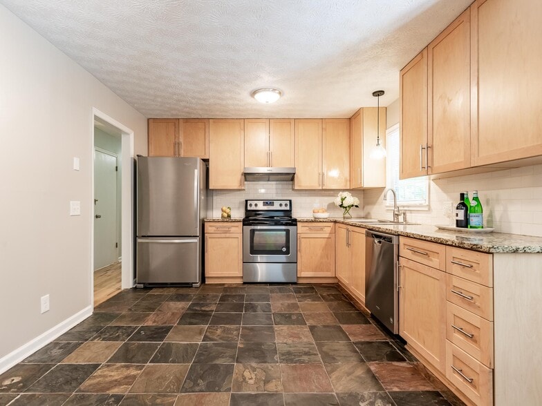 Building Photo - 4133 Thornwall Dr