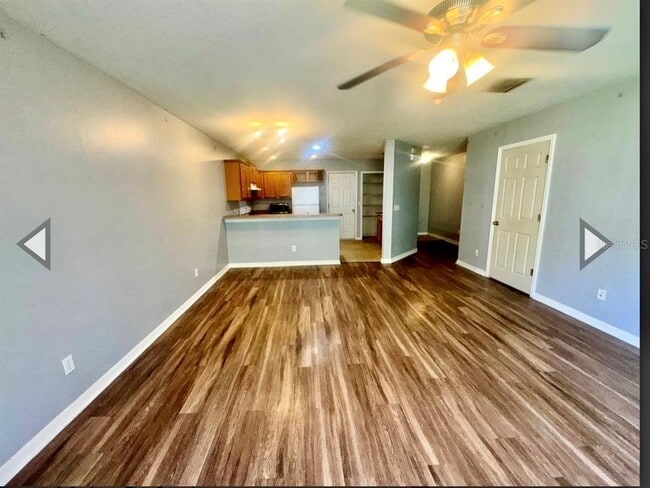 Building Photo - 533 Cresting Oak Cir