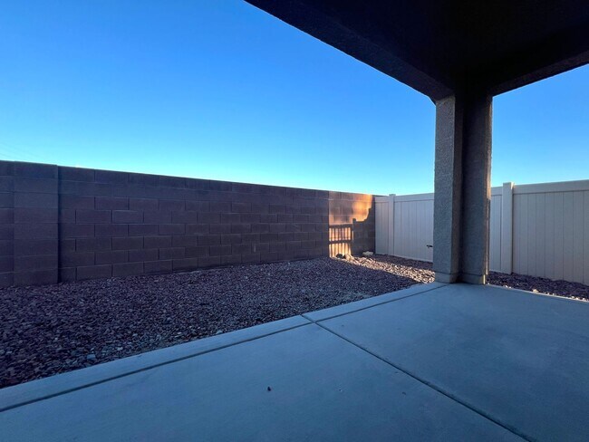 Building Photo - Beautiful 3-Bedroom Single Story Home in N...