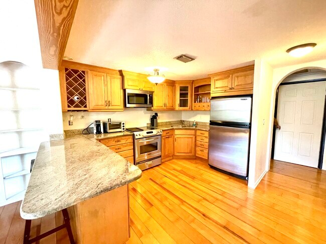 Kitchen - 2551 Estey Ave