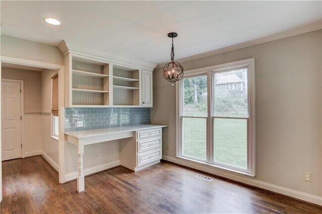 Building Photo - 153 Lantern Ridge Ct