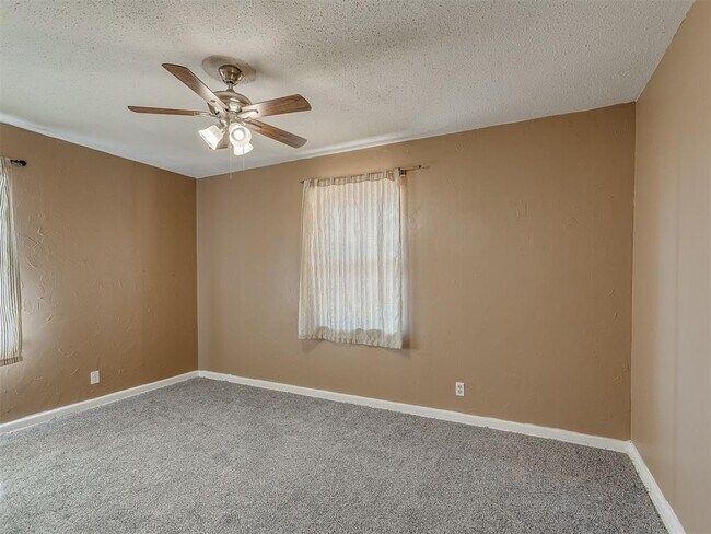 Building Photo - 3801 NW 51st St