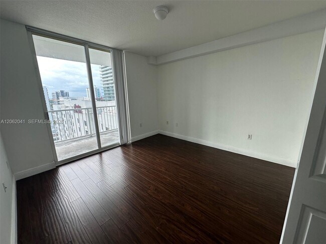 Building Photo - 1250 S Miami Ave