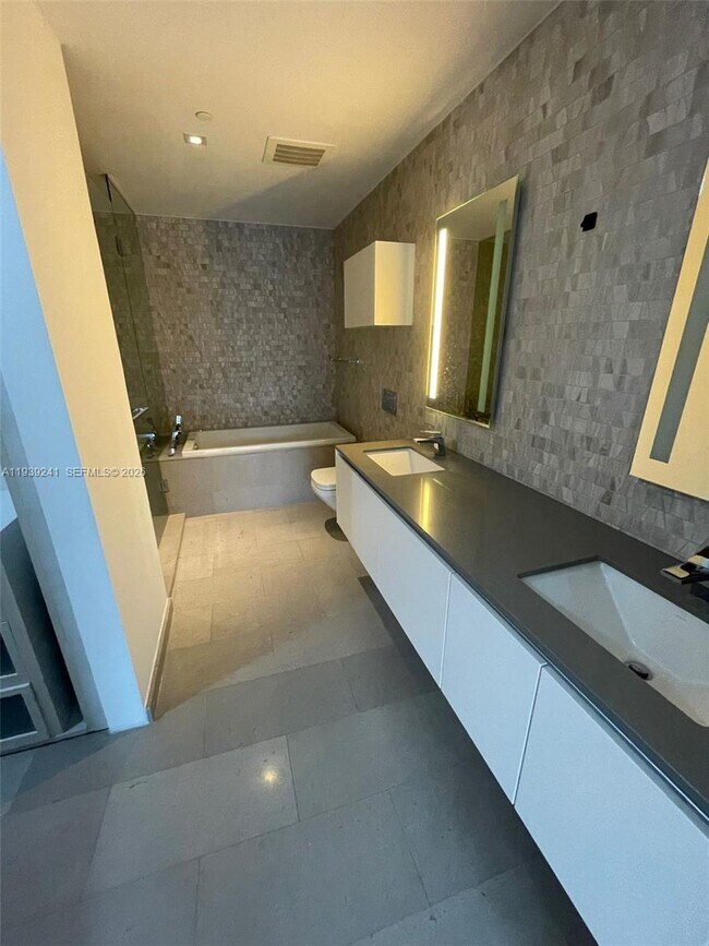 Building Photo - 88 SW 7th St