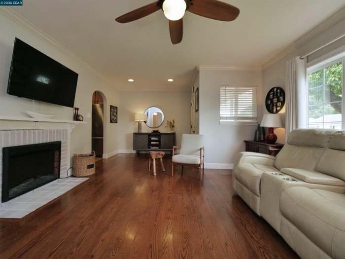 Building Photo - 1260 Apple Dr
