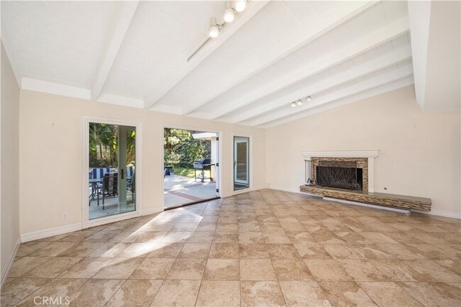 Building Photo - 3150 Dona Maria Dr