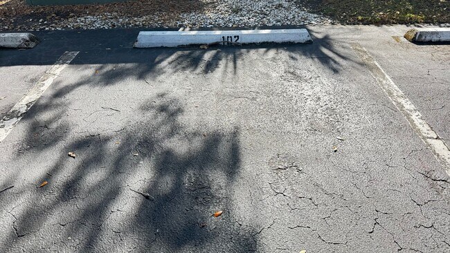 Building Photo - Ground Floor Condo at Magnolia Place