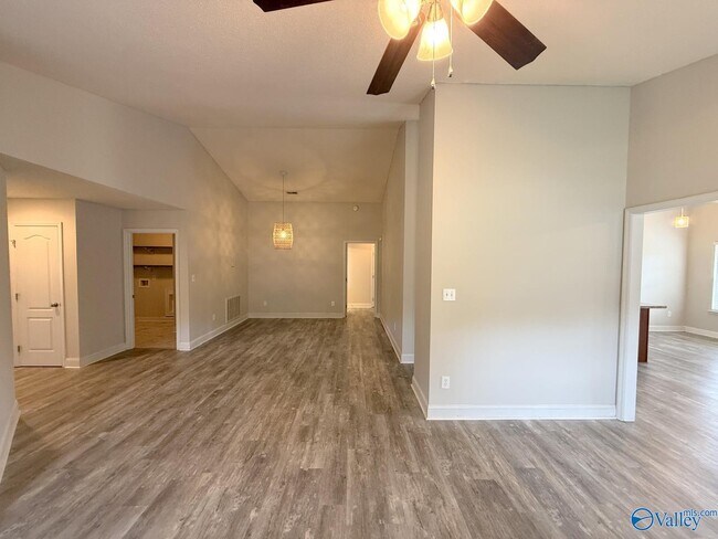 Building Photo - 211 High Green Dr