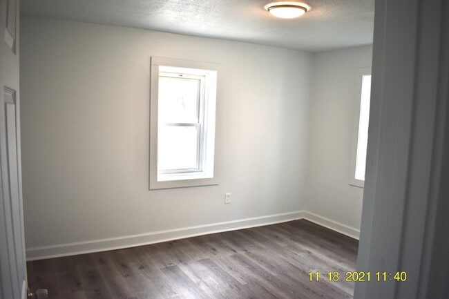 Building Photo - 11419 S Throop St