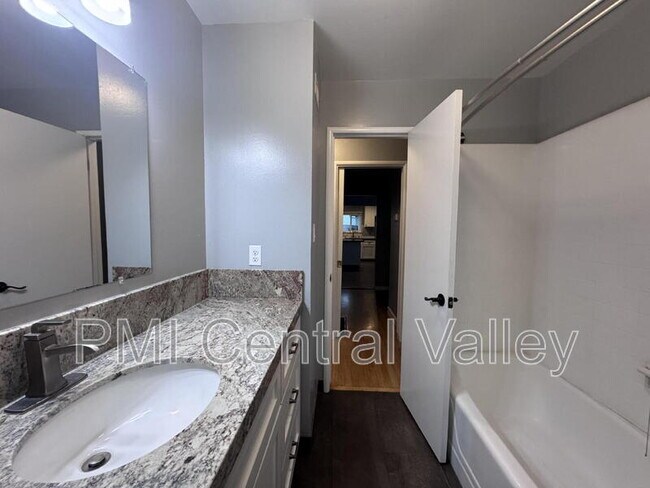 Building Photo - 1314 Carolyn Ave