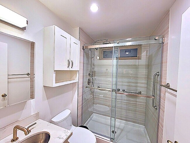 Building Photo - 28506 Barbosa