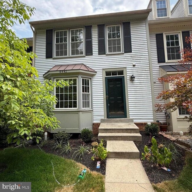 Building Photo - 8442 Springfield Oaks Dr