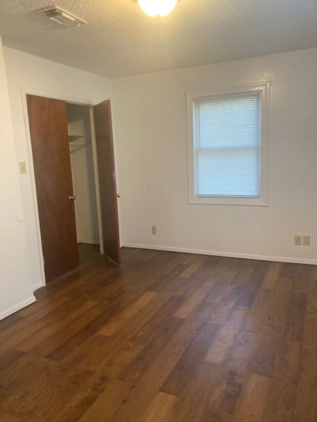 Building Photo - Gulfport 3 Bedroom