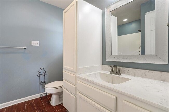 Building Photo - 4291 Poplar Dr