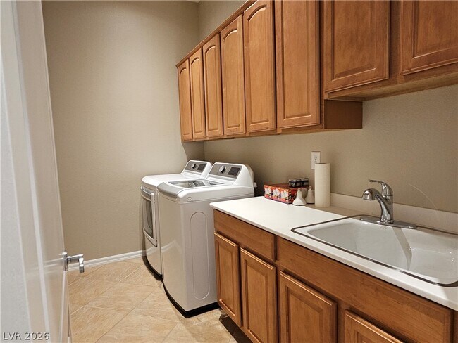 Building Photo - 2139 Twin Falls Dr