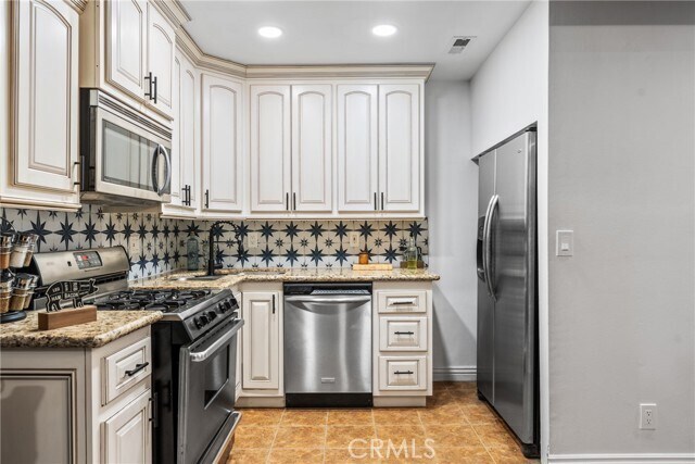 Building Photo - 2371 Spring Oak Dr