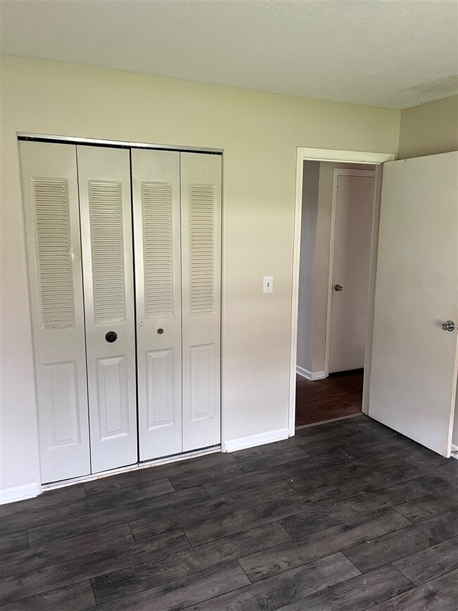 Building Photo - 1705 Cliff Ridge Ct