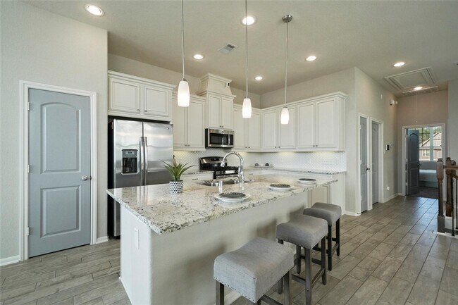 Building Photo - 25314 Fallen Acorn Ct