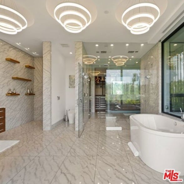 Building Photo - 2358 Kimridge Rd