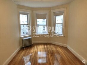 Building Photo - bedroom in Boston MA 02215