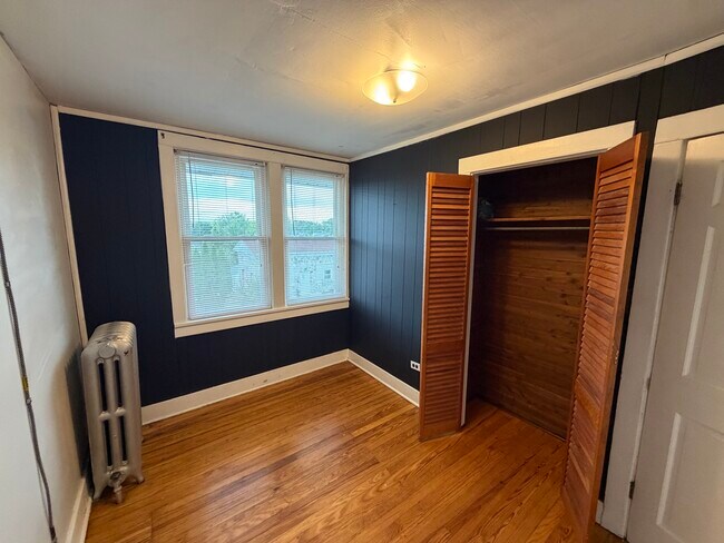 Building Photo - 402 Douglass St