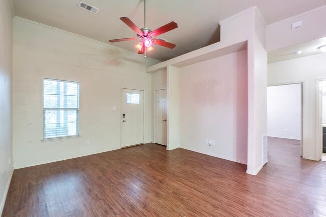 Building Photo - 3109 Lenway St