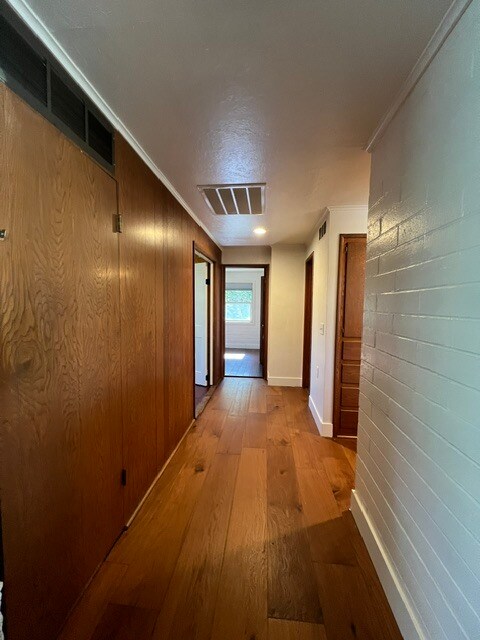 Building Photo - 1157 East Ave