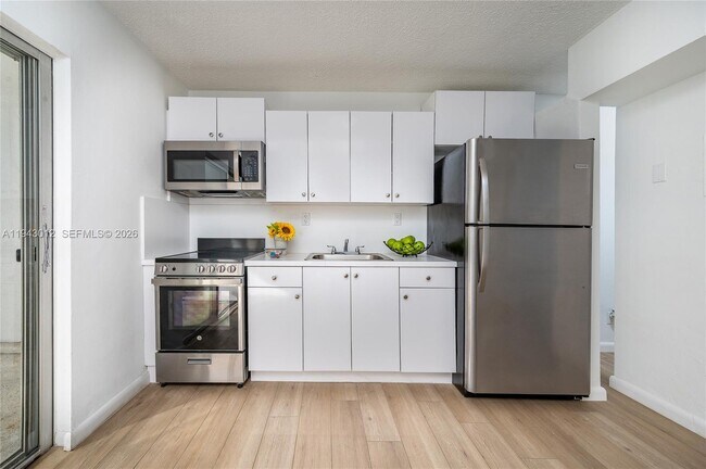 Building Photo - 2463 Coral Wy