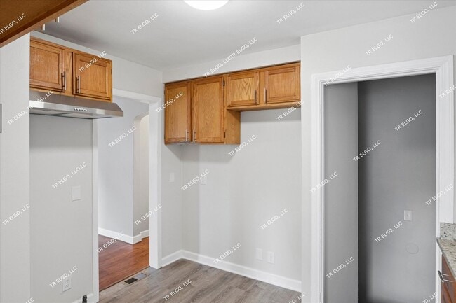 Building Photo - Charming 3-Bedroom Brick Ranch in highly d...