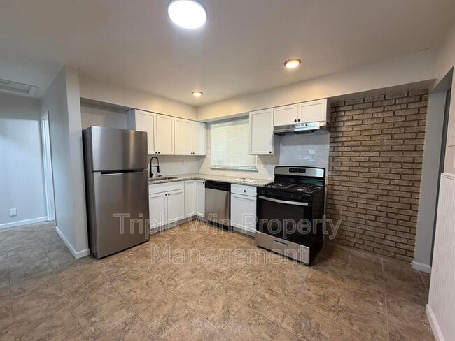 Building Photo - 1439 Widefields Ln