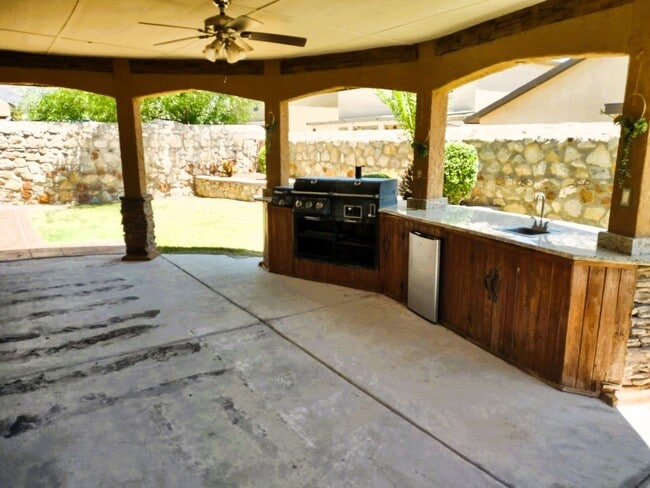Building Photo - Dazzling Two Story Westside Home With Refrigerated Air Located In Quiet Neighborhood