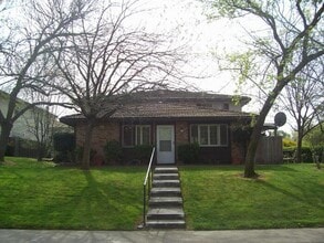 Building Photo - 2 Bed/1 Bath Foothill Farms Condo with Private Patio