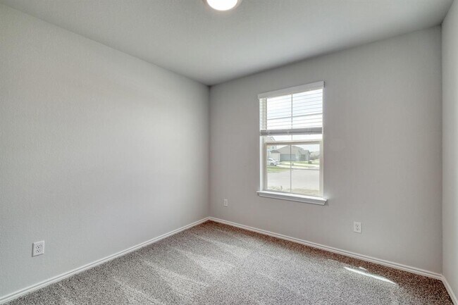 Building Photo - 167 McNamara Ct