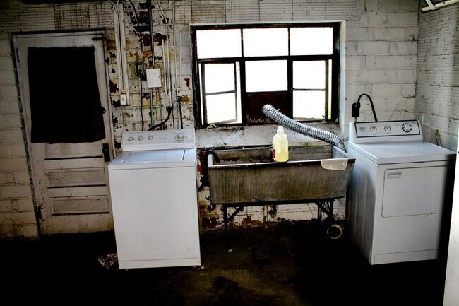 Building Photo - 604 Wilkins St