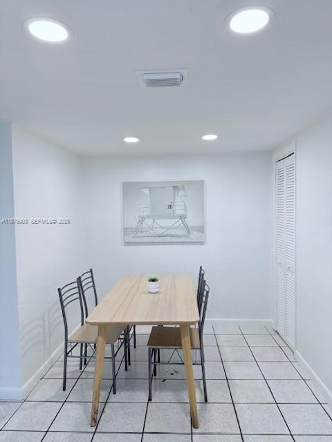 Building Photo - 7610 Dickens Ave