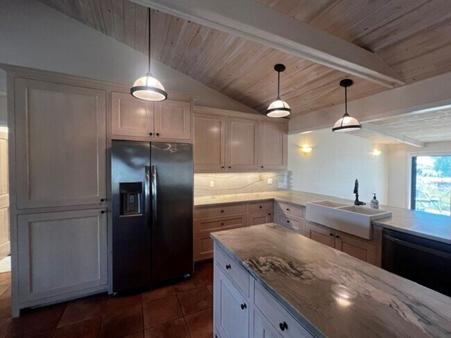 Building Photo - 1701 Calzada Ave