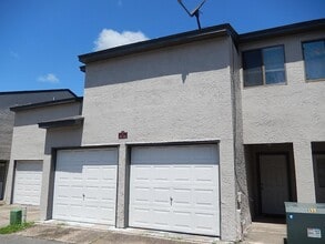 Building Photo - 1317 Airport Dr