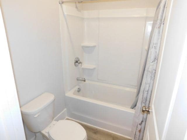 Building Photo - 4652 Sweetwater Ave