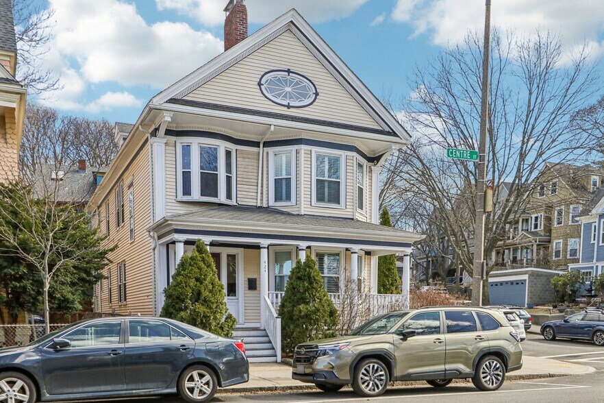 Building Photo - 424 Centre St