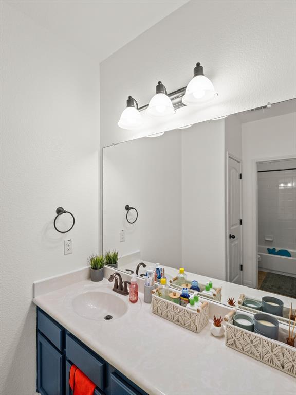 Building Photo - 4378 Green Tree Dr