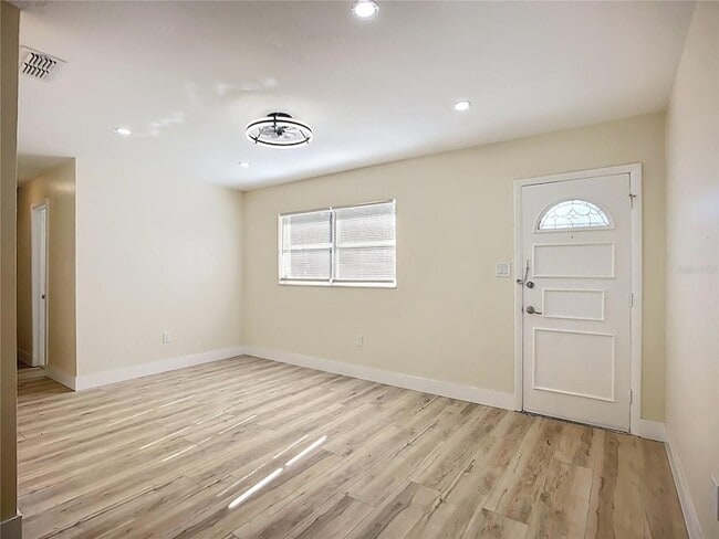 Building Photo - 4513 W Gray St