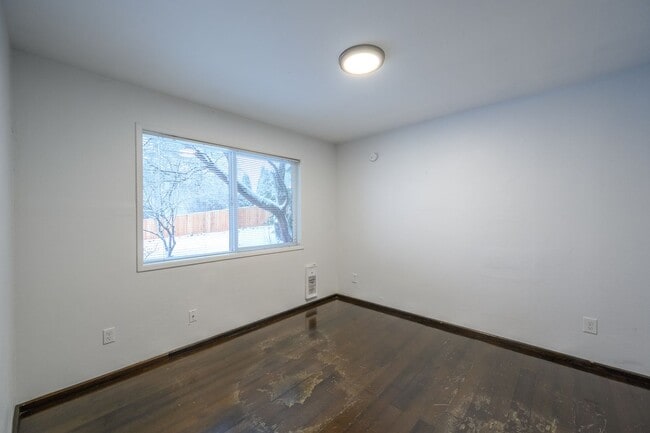 Building Photo - "Holiday Move-In Incentive – 50% Off First Month’s Rent"  Spacious 4-Bedroom Contemporary Home wi...