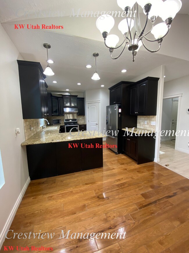 Building Photo - Charming 3 Bed, 2 Bath Home in South Salt Lake!