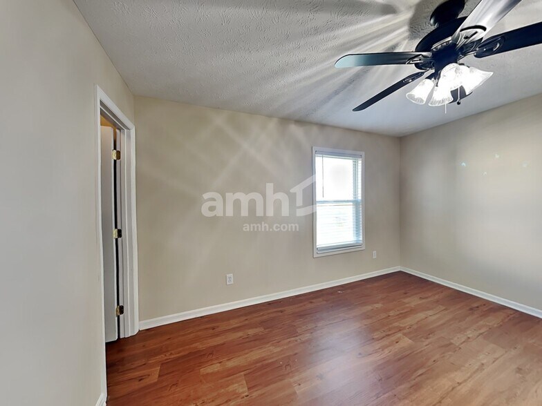 Building Photo - 311 Hartford Ct