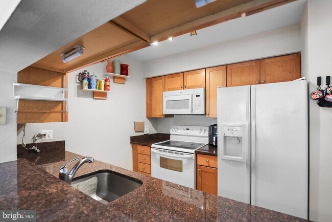 Building Photo - 3313 Wyndham Cir