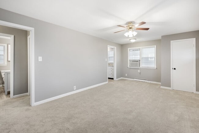 Building Photo - North Side Gem – 2-Bedroom with Garage & C...