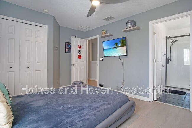 Building Photo - 403 Corvina Dr