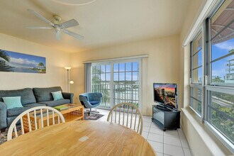Building Photo - 2908 Bayshore Dr